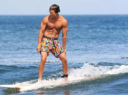 Matthew McConaughey's surfboard workout